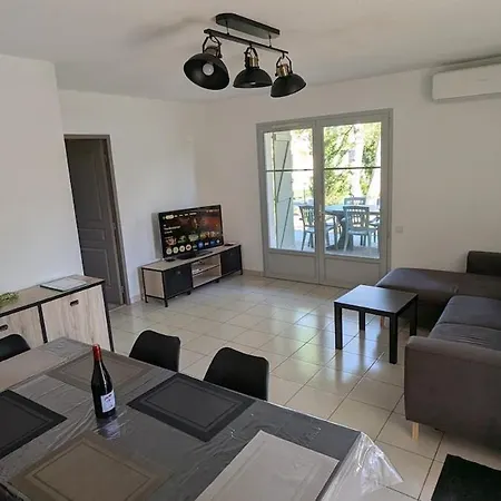 Maison 62m Avec Grand Jardin Et Piscine Ferienhaus *