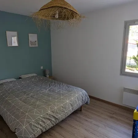 Maison 62m Avec Grand Jardin Et Piscine *