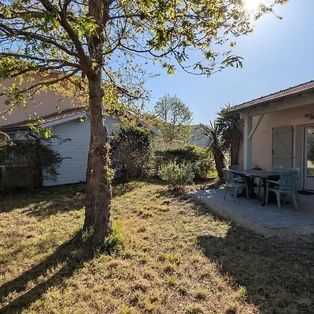 Maison 62m Avec Grand Jardin Et Piscine * Aureilhan (Landes)